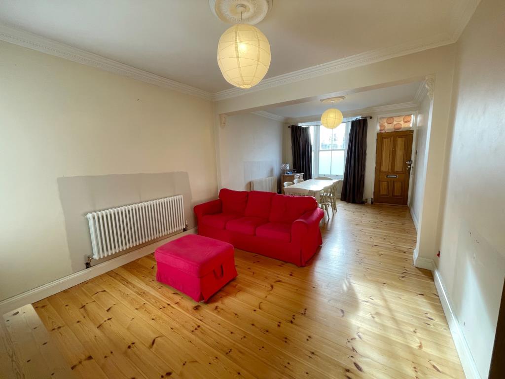 Lot: 49 - VACANT SEMI-DETACHED HOUSE FOR IMPROVEMENT -